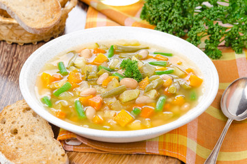 vegetable minestrone with white beans and toast