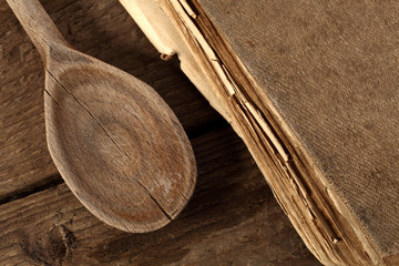 single wooden spoon