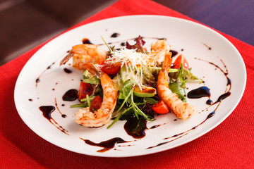 salad with shrimps