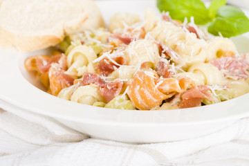 Trottole Panna e Prosciutto - Pasta with white sauce & parma ham