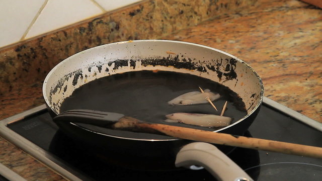 Chipirones en la sart&eacute;n