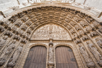 Obraz premium Entrance to the Cathedral of Our Lady in Antwerp, Belgium