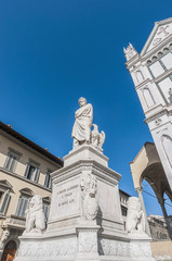 Fototapeta na wymiar Statue of Dante Alighieri in Florence, Italy