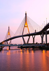 Fototapeta na wymiar Bhumibol Most pod zmierzchu, Bangkok, Tajlandia