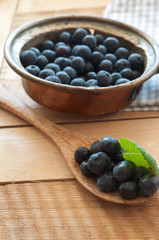 Löffel mit Blaubeeren