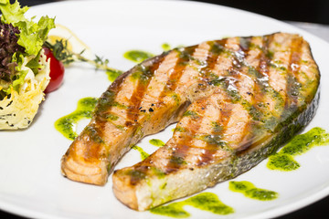 Стейк лосося