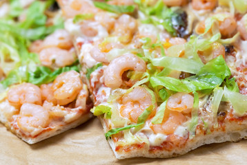 Pizza con gamberetti - Shrimp pizza