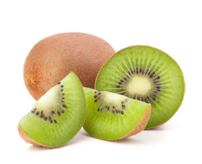 Whole kiwi fruit and his segments