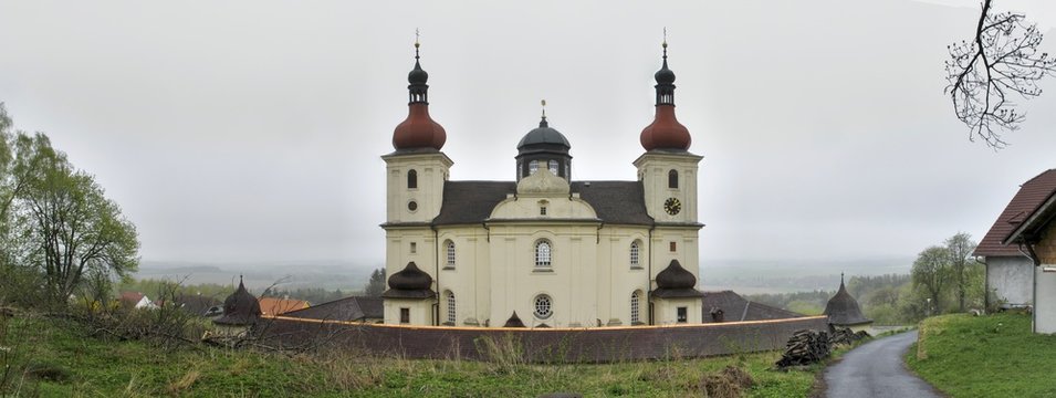 Dobra voda - kostel Panny Marie Dobre Rady