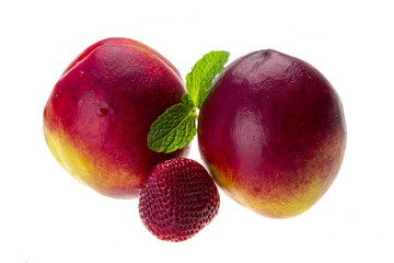 Fototapeta premium Peaches, strawberries and mint