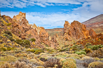Fototapeta na wymiar Wulkaniczny krajobraz lawy na Teide, Teneryfa, Hiszpania.