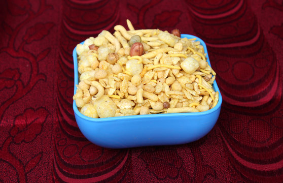 indian besan namkeen snacks