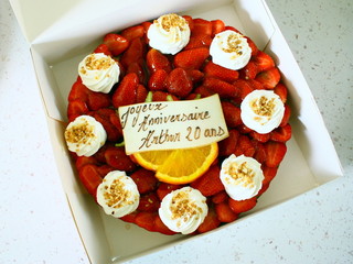tarte d'anniversaire,fraises,chantilly