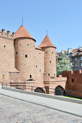 Fototapeta na wymiar Barbakan średniowiecznych fortyfikacji w Warszawie, Polska