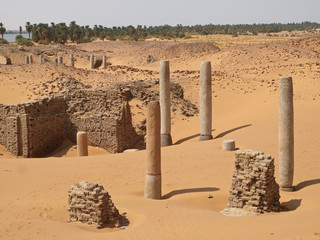 Antike Säulen im Sudan