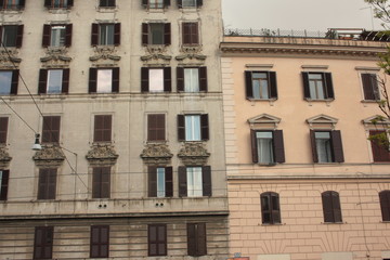 Roma. facciata di immobile urbano