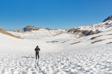 Fototapeta na wymiar Hiking in Stunning Alpine Scenery