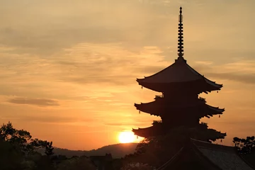 Papier Peint photo Lavable Kyoto Toji, Kyoto Le ciel au lever du soleil