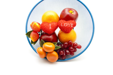 Plastikobst mit Roten Herzen