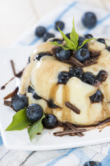 Vanilla Pudding with Berries