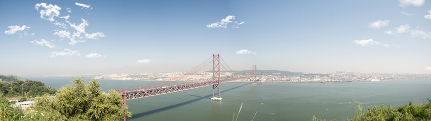 Lisbon bridge - obrazy, fototapety, plakaty