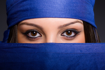 Naklejka premium Muslim woman with headscarf in fashion concept