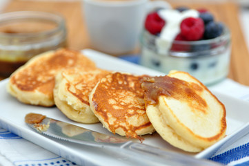 Pancakes mit Zimtbutter