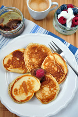 Pancakes mit Zimtbutter