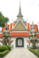 wat arun temple of the dawn