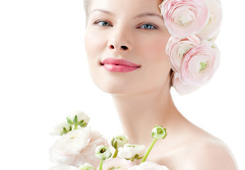 Naklejka premium fashion model with hairstyle and pink flowers in her hair.