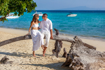 Fototapeta premium couple on a tropical beach