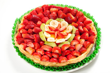 torta alle fragole, banana, kiwi