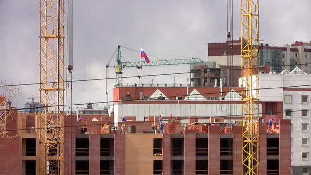 Building site with multiple cranes