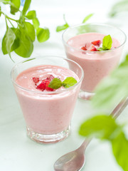 strawberry yoghurt dessert