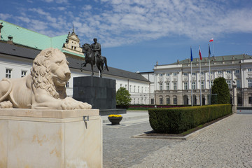 Palace of Polish President  and statue of Jozef Poniatowski in W