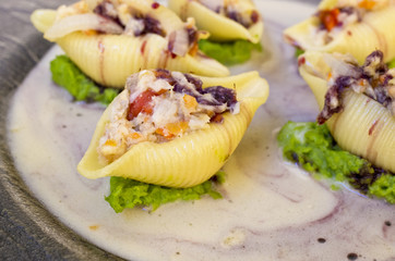 Conchiglioni farci thon