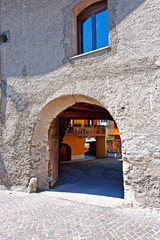 Obraz premium Arched Entrance