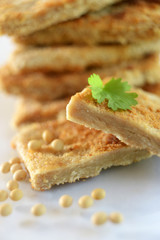Stapel aus veganen Schnitzeln