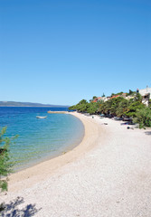 Strand und Urlaubsort Bratus an der Makarska Riviera