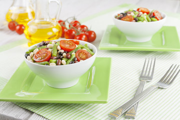 Bean salad with cherry tomatoes