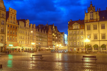 Fototapeta na wymiar Nocny Wrocław przed burzą