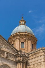 Fototapeta na wymiar Kopuła katedry w Palermo, Sycylia