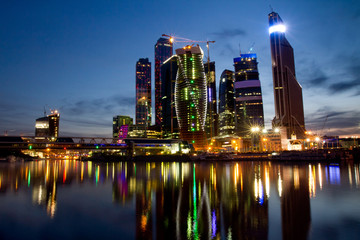Fototapeta na wymiar night view of skyscrapers of Moscow business centre