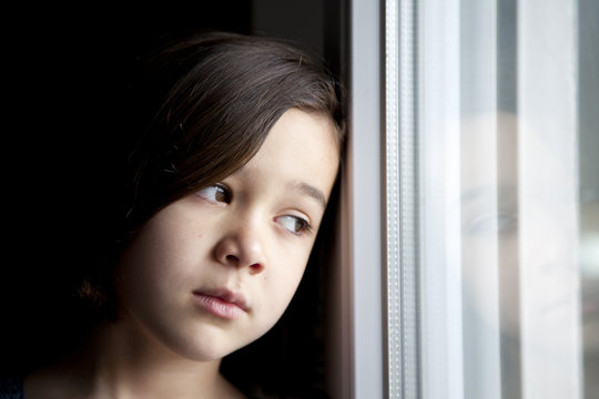 Ni&ntilde;a pensativa 2