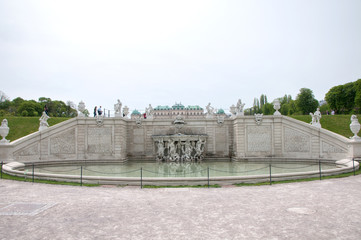 Fototapeta premium Fountain at Castle Belvedere | Vienna (Austria)