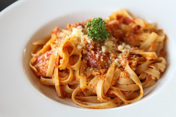 spaghetti fettuccine with beef  sauce