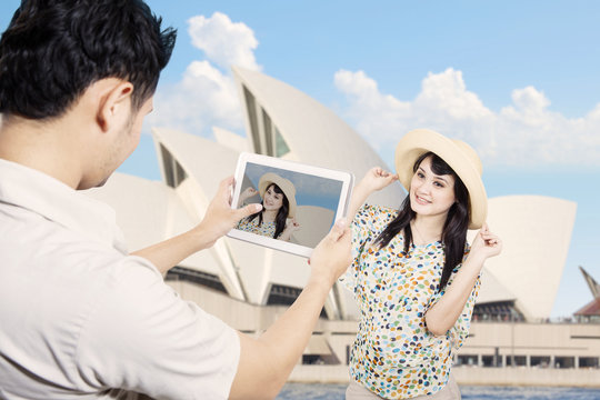 Couple take picture in Sydney Australia