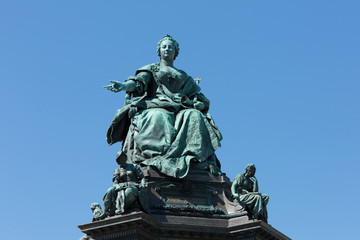 Fototapeta na wymiar Maria Theresia Denkmal