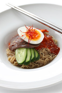 bibim naengmyeon, korean cold noodles