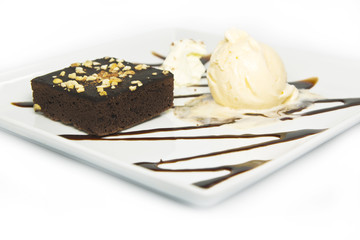 Brownie Cake dessert with iec cream - 52389499